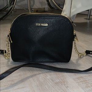 STEVE MADDEN BLACK & GOLD CROSSBODY BAG
